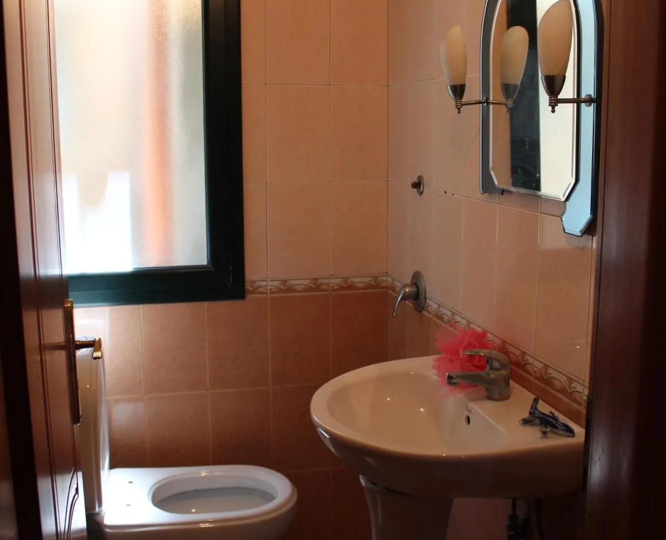 Hotel Vangjeli Orikum 0*,  Albania