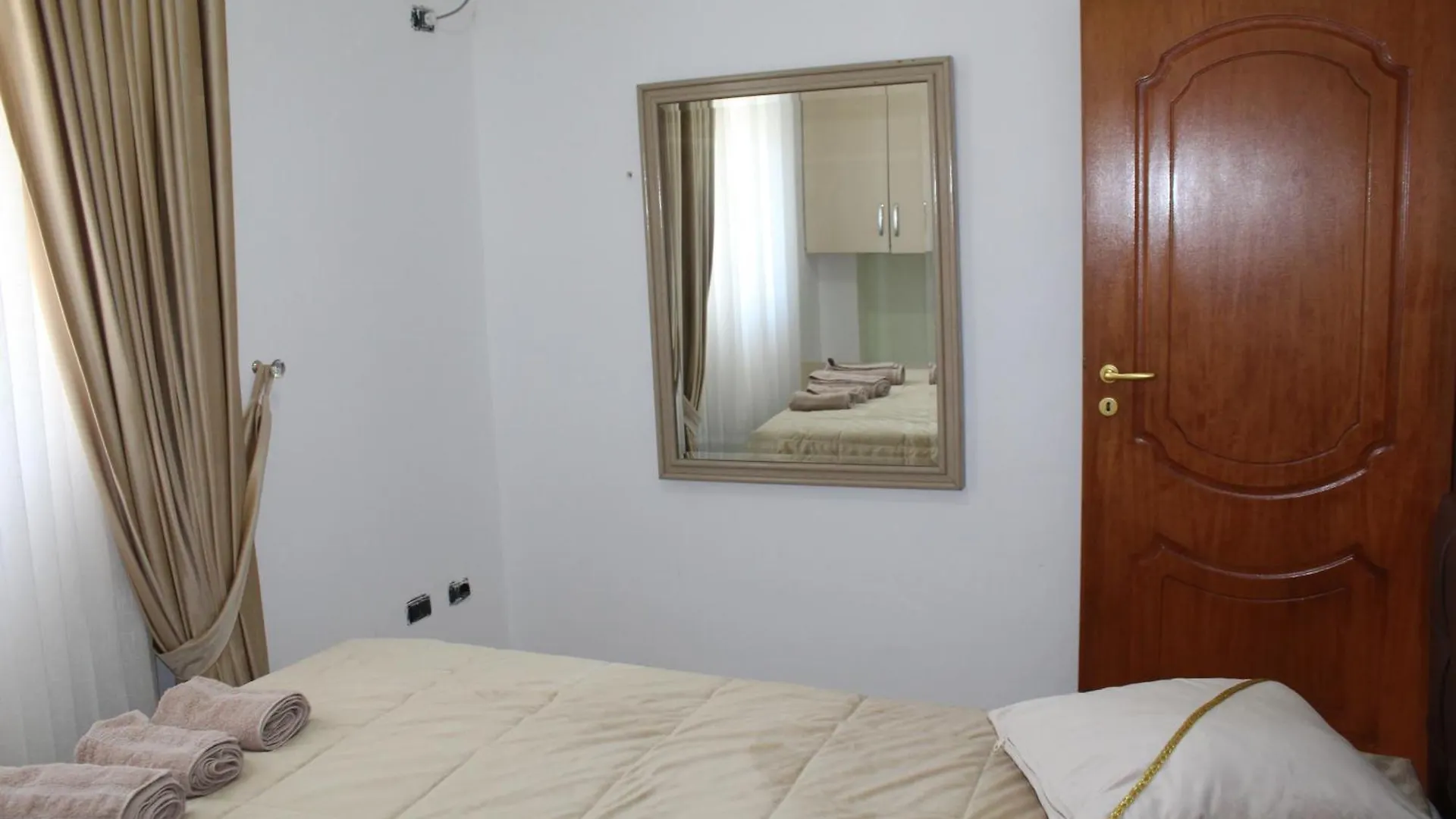 Apartamento Hotel Vangjeli Orikum Albania