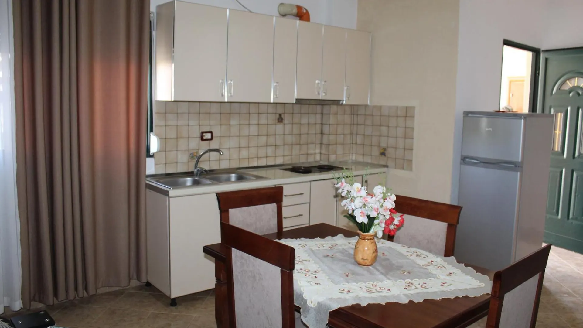 Hotel Vangjeli Orikum Albânia
