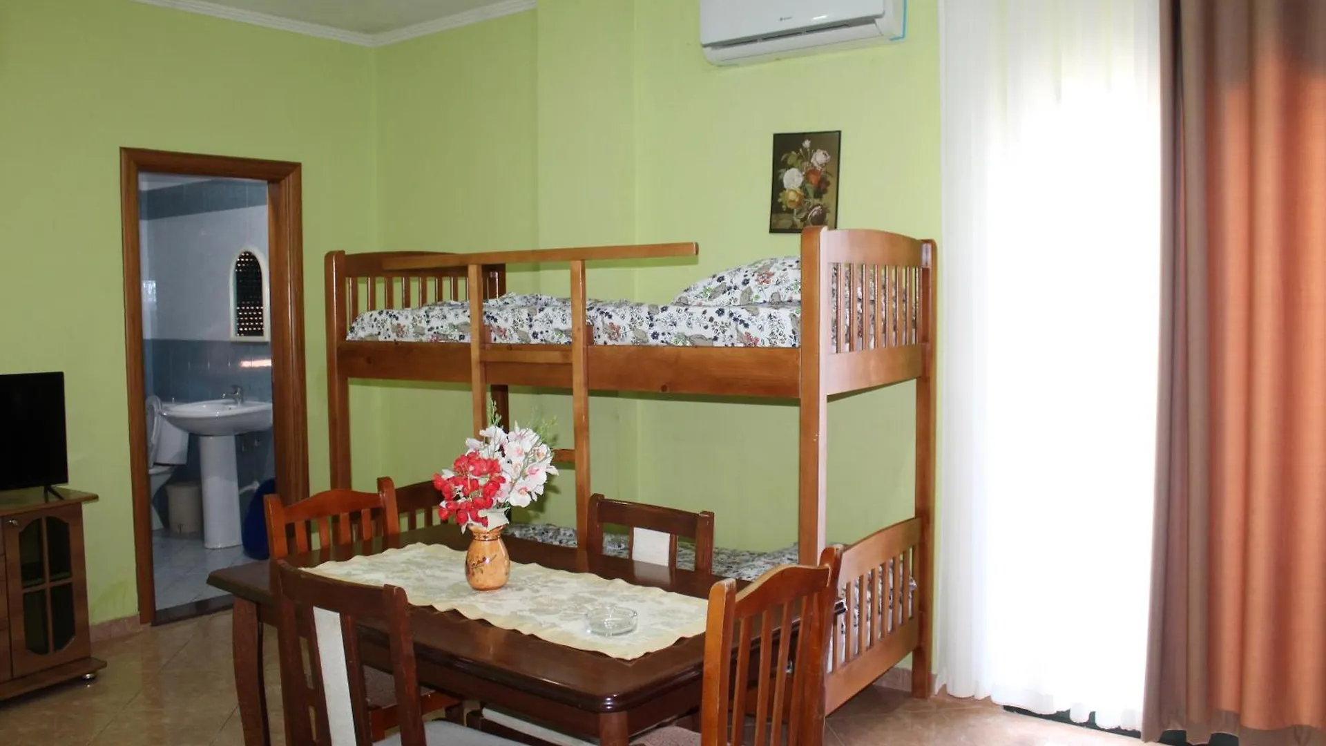 Hotel Vangjeli Orikum 0*,