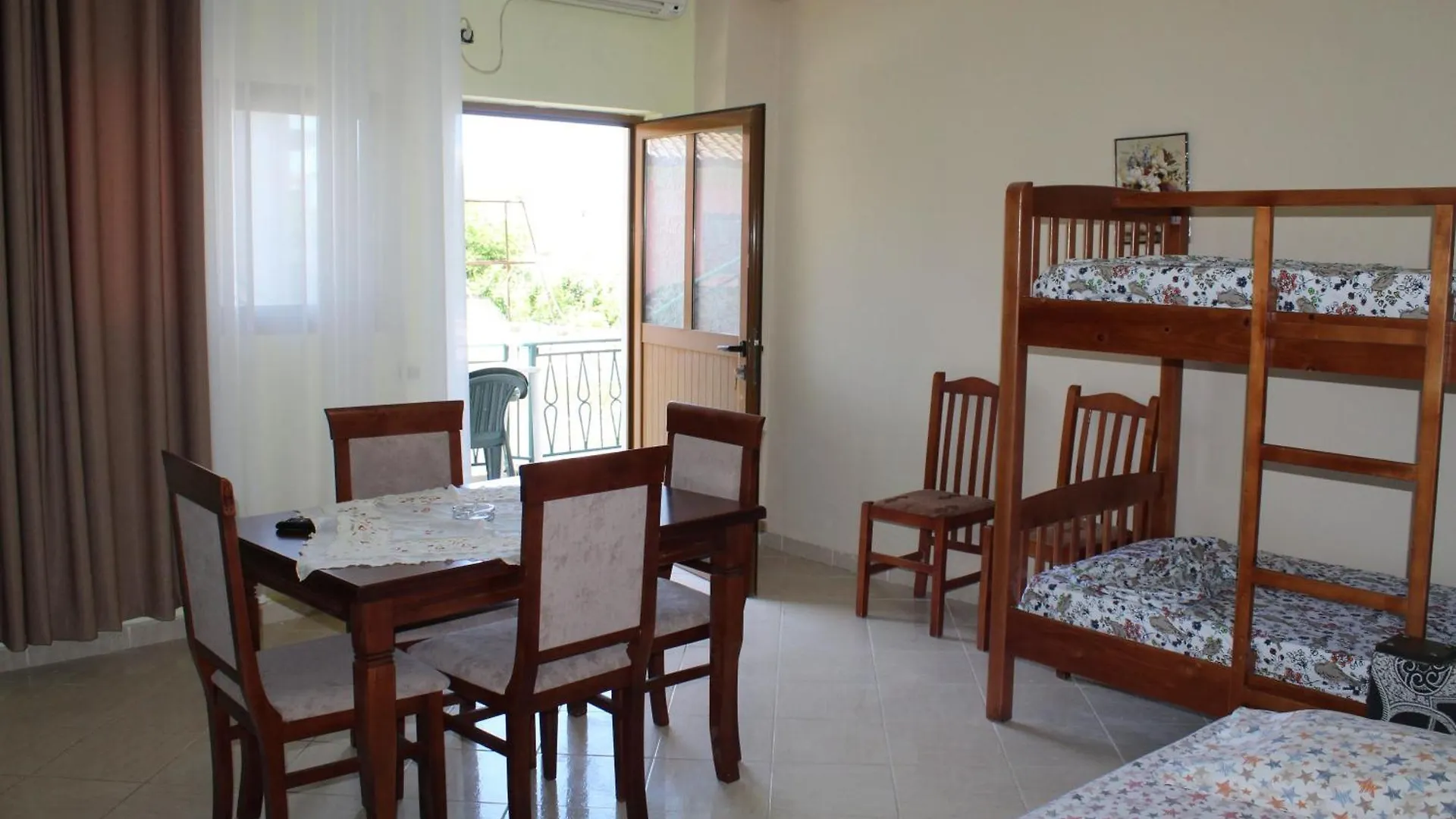 Apartamento Hotel Vangjeli Orikum Albânia