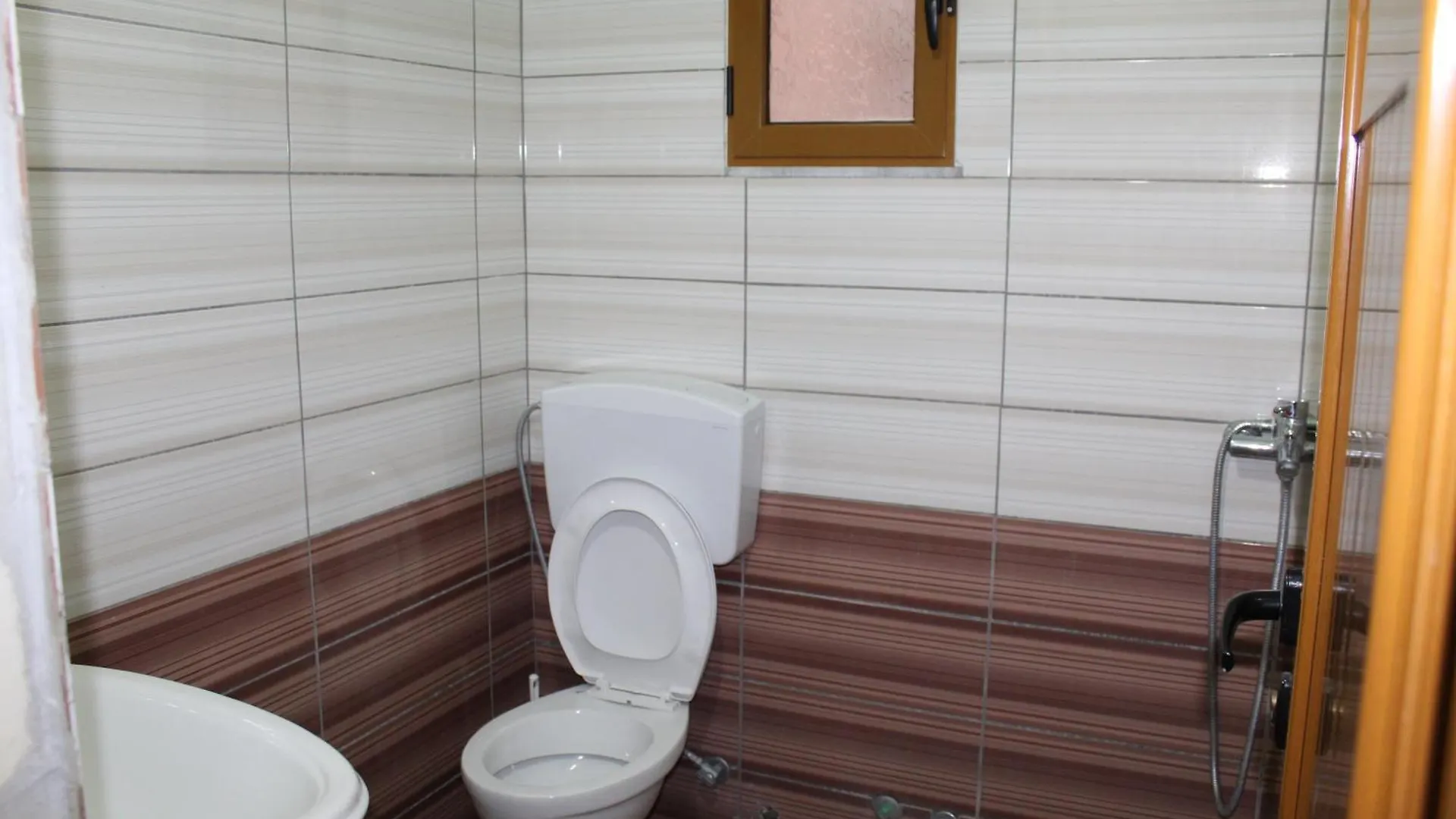 Hotel Vangjeli Orikum 0*,